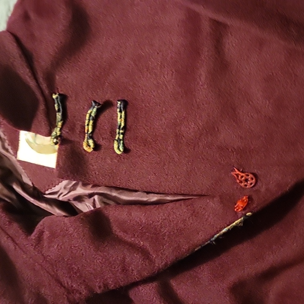 Traditional style jacket - Picture 4 of 5